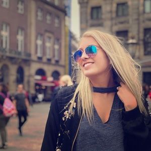 Meet your Posher, Savannah